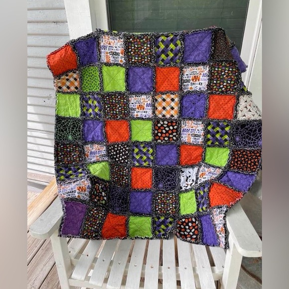 Other - Handmade Halloween 🎃 Chenille Rag Quilt 40 x 50
